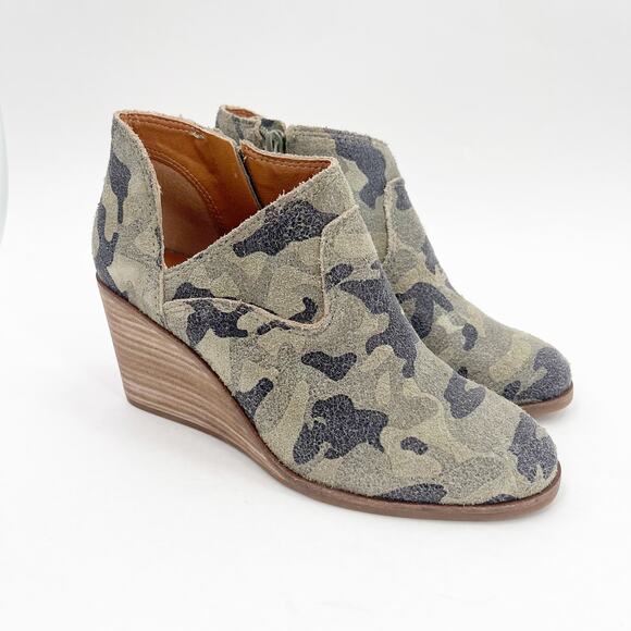 Lucky Brand Boots SZ 6.5 Women's Zollie Bootie Ankle Camo Leather Zipper Wedge - Picture 1 of 16